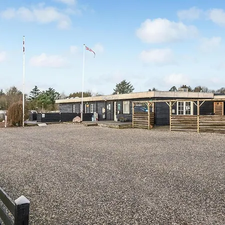 Feriehus Amazing In Struer With Wifi